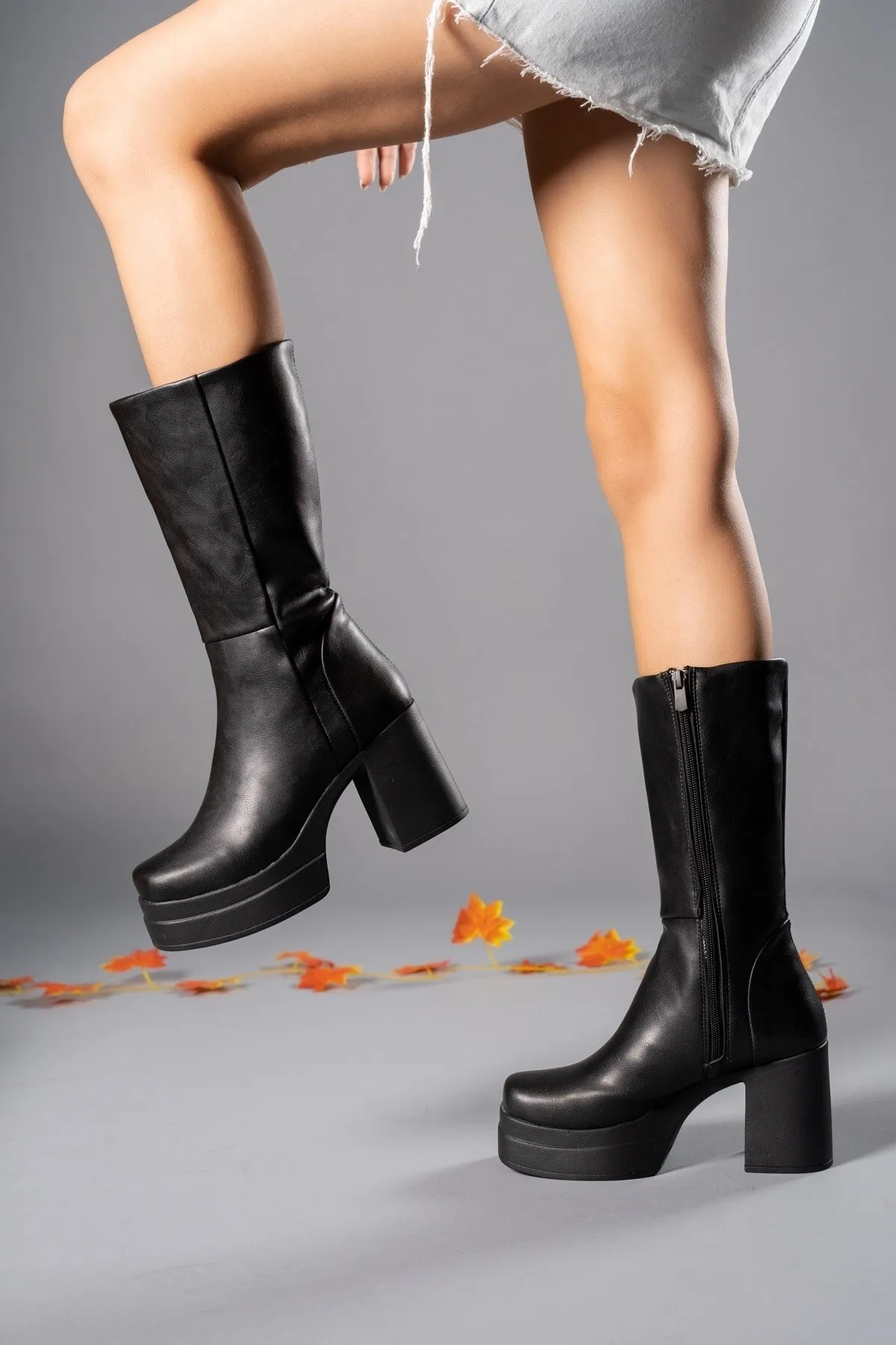 Riccon  Schwarze Damen-Stiefel mit hohen Absätzen 0012690