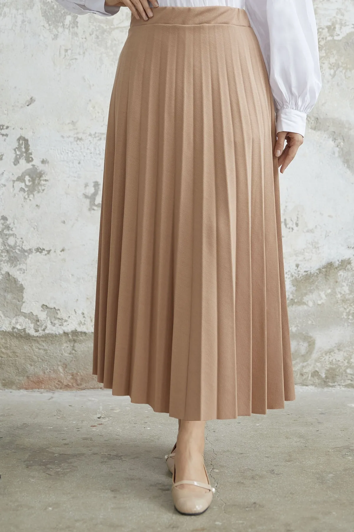 InStyle  Luisa Taillen-elastischer Faltenrock – Beige