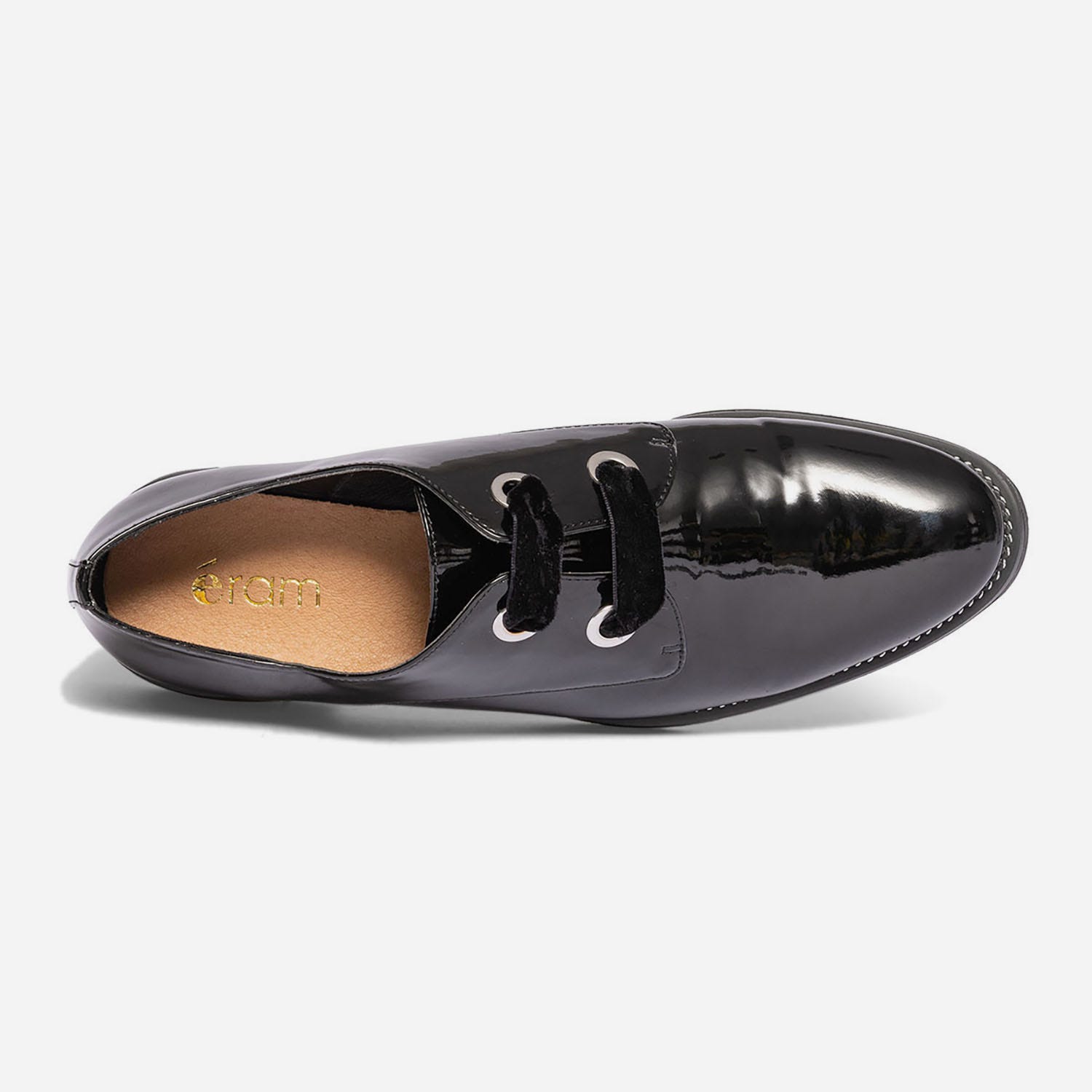 Derby noir verni à lacet velours