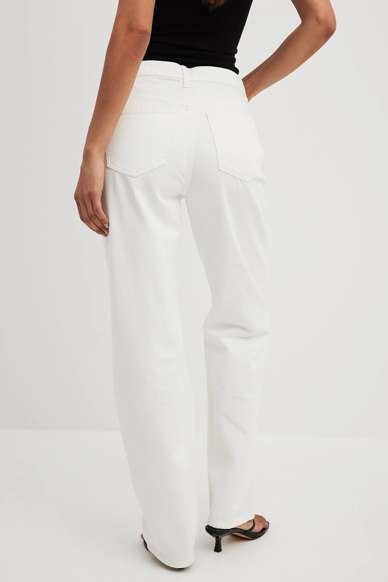 Gerade geschnittene Jeans mit hoher Taille