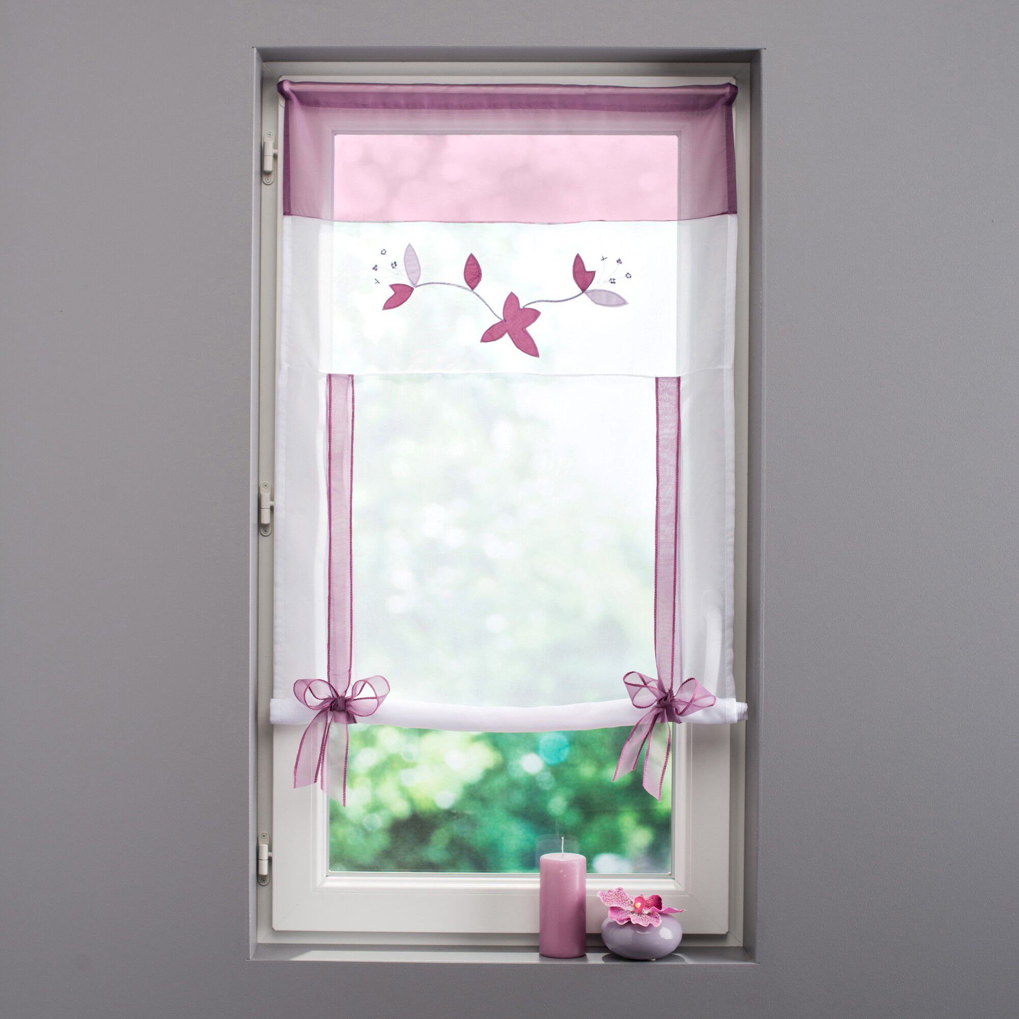 Store remontable voile motif orchidée finition passe-tringle