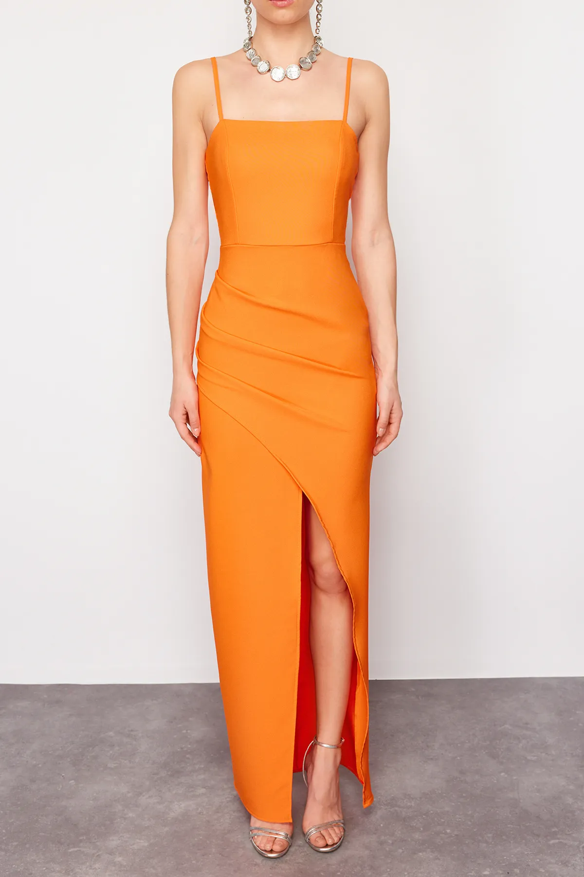 Trendyol Collection  Orange gewebtes, langes, elegantes Abendkleid TPRSS24AE00144