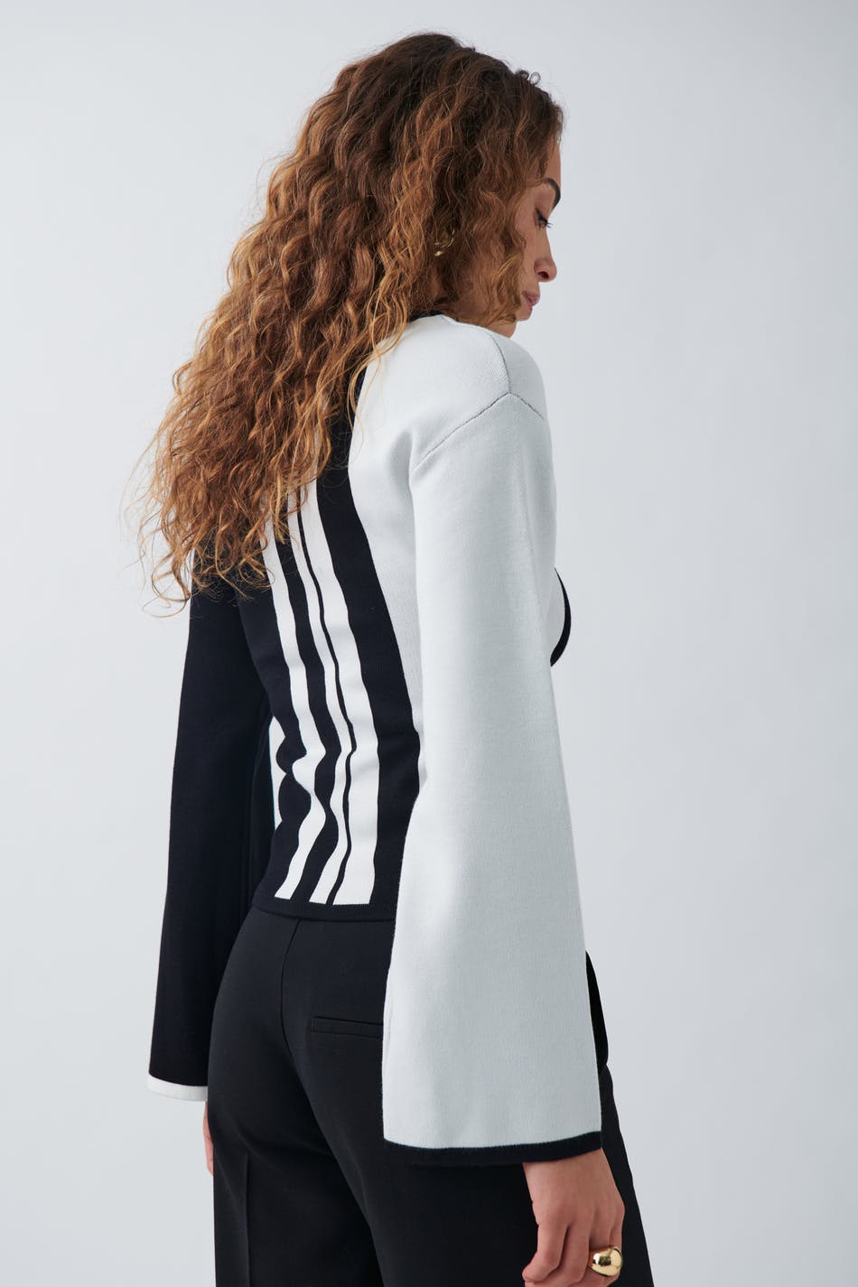 Wide sleeve knitted top