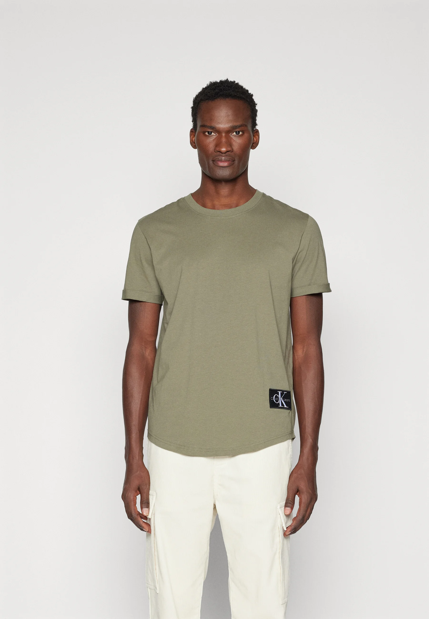 Calvin Klein Jeans BADGE TURN UP SLEEVE - Camiseta básica