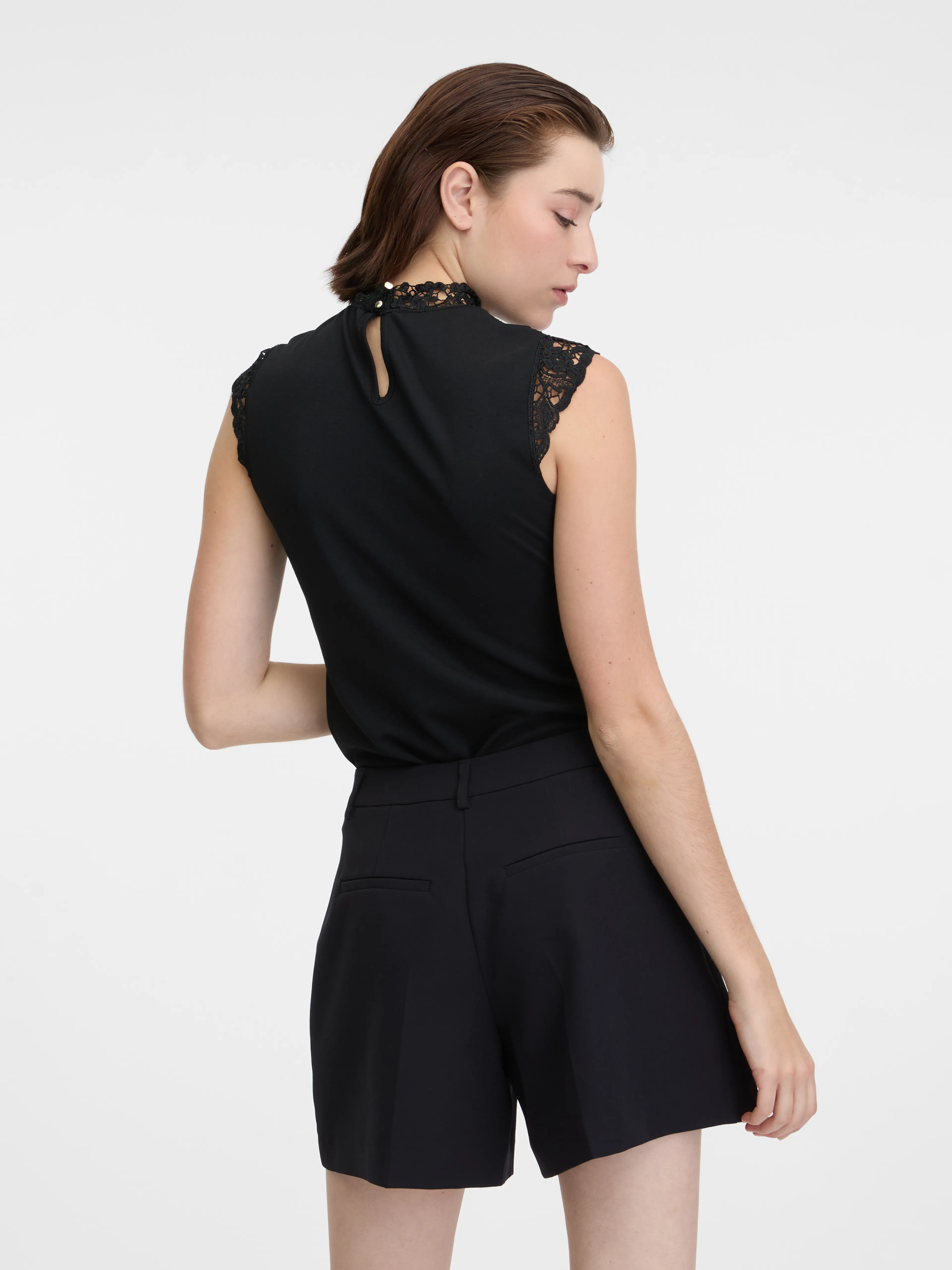 Schwarzes Damen-T-Shirt mit Spitzendetail ORSAY