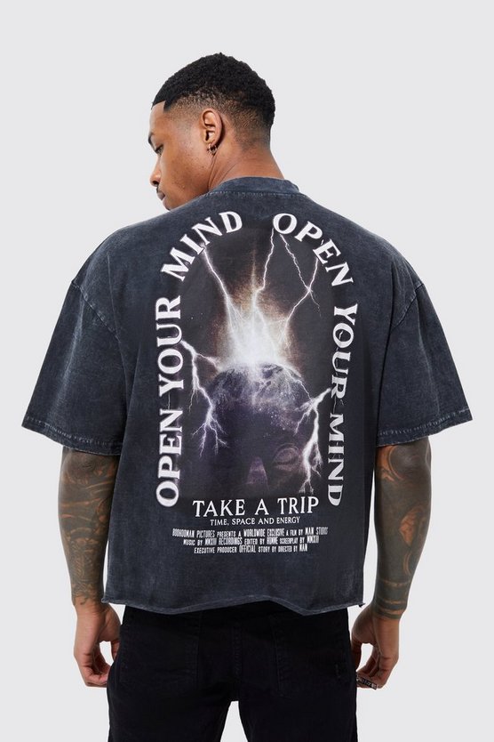 Kastiges Oversize T-Shirt mit rohem Saum