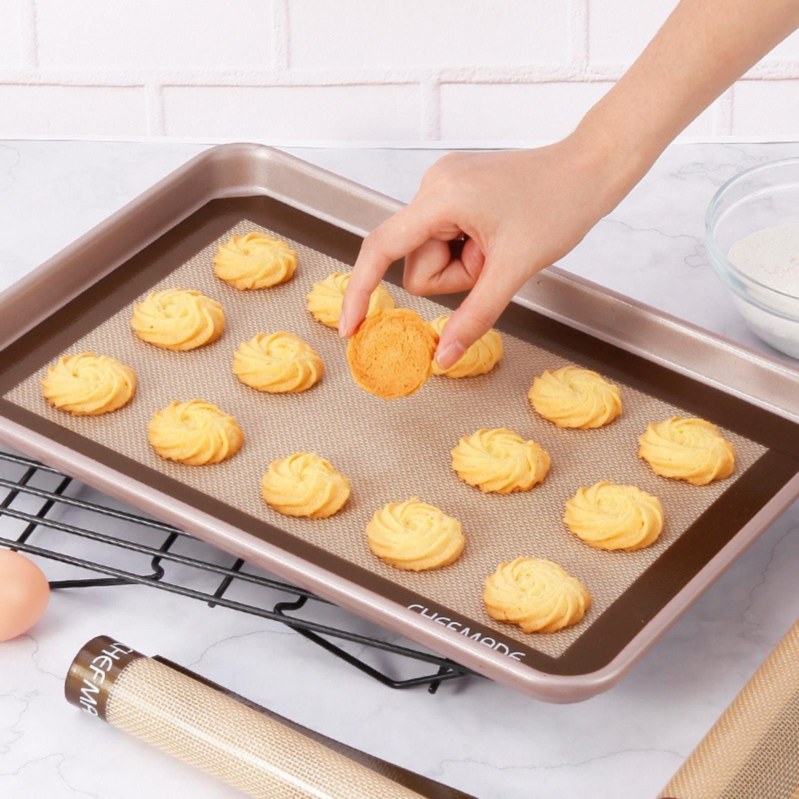 Chefmade Backmatte Ausrollmatte für Teig antihaft 42 cm, lebensmittelechtes Silikon (CHEFMADE, 42cm rechteckige Backmatte, 420x295mm, Silikon-Backmatte, Backmatte, Backunterlage, antihaft, Backzubehör, Dauerbackfolie, Grillmatte, 1-tlg., Premium), Ba