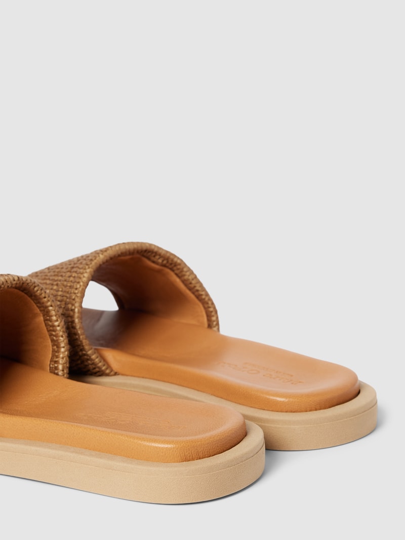 Slides mit Strukturmuster Modell 'Agda' in hellbraun
