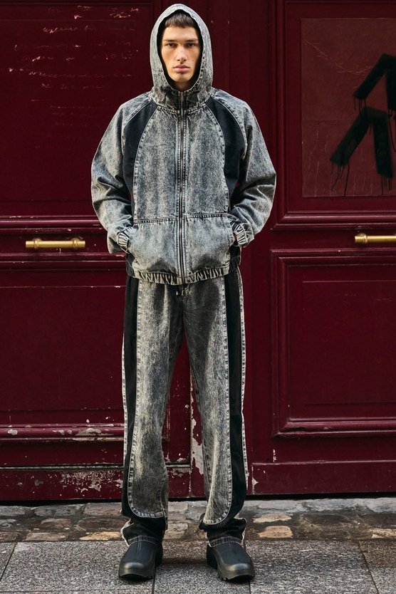 Lockere Denim-Jogginghose mit Acid-Waschung