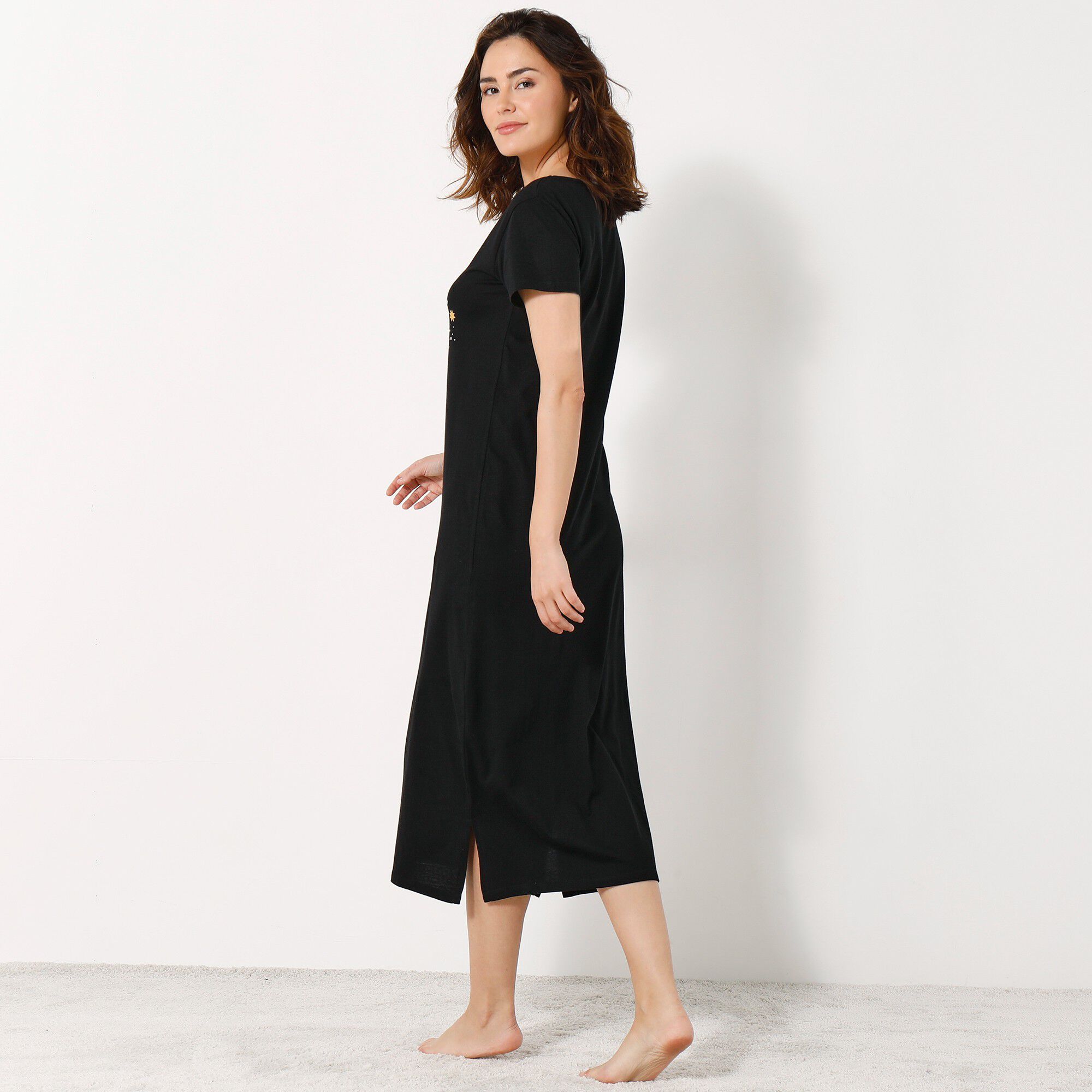 Chemise de nuit longue manches courtes motif «galaxie»