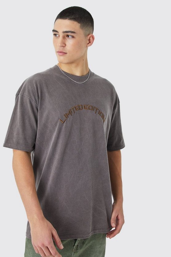 Zerrissenes Oversize T-Shirt mit Stickerei