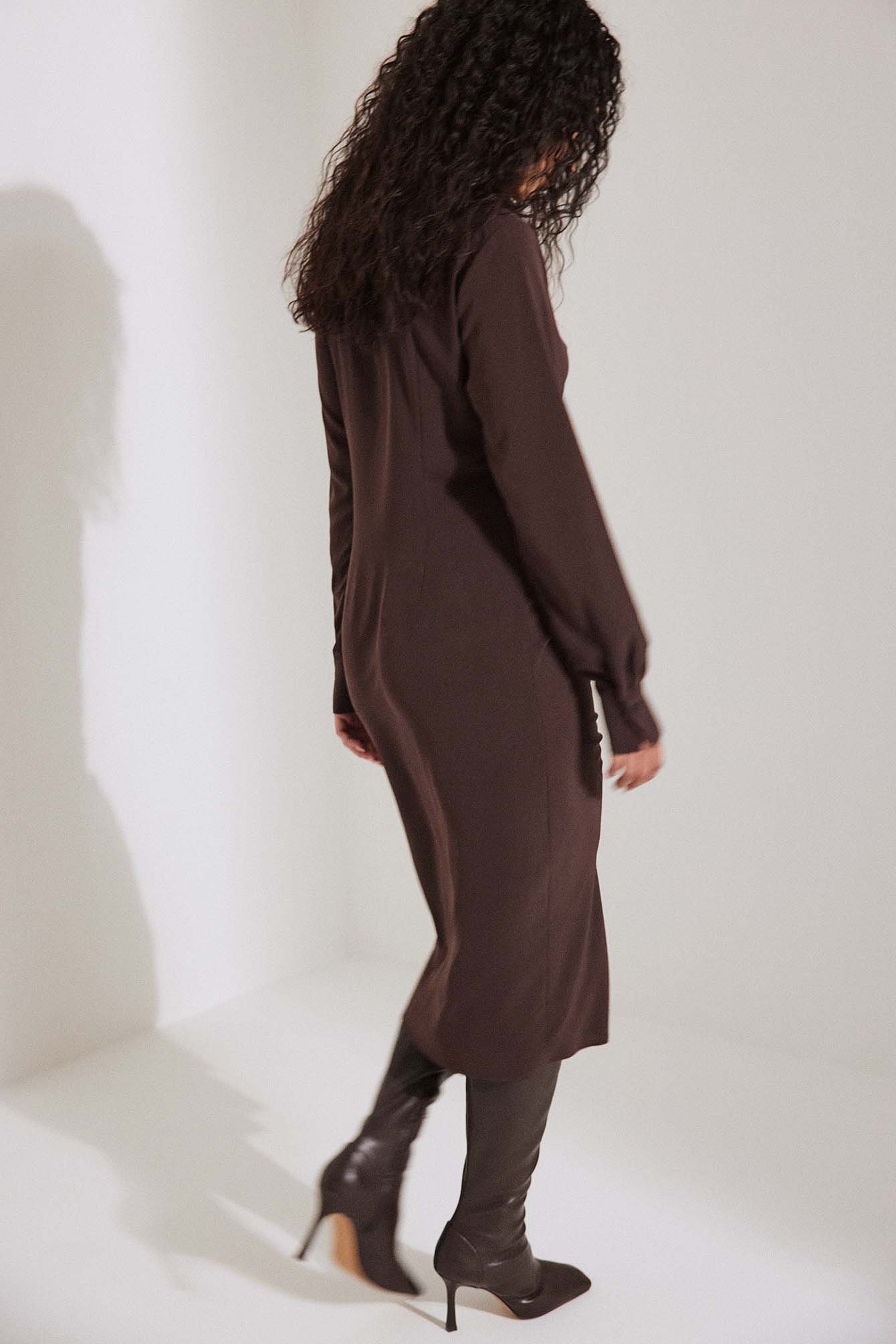 Midikleid mit Rüschen vorne