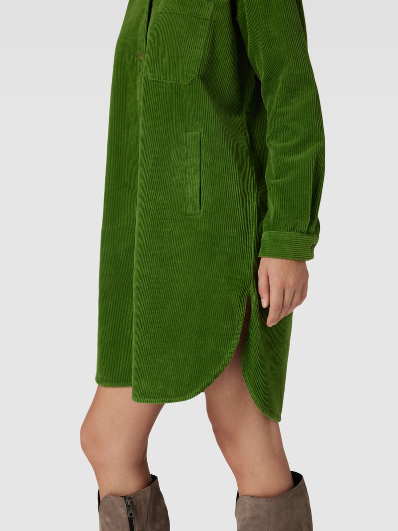 Knielanges Kleid aus Cord in grasgrün