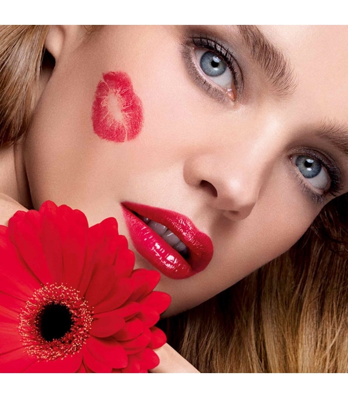 Guerlain-KISSKISS SHINE BLOOM-Rouge brillant 95% d'ingrédients d'origine naturelle*