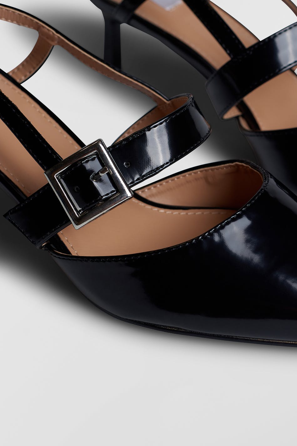 Anna slingbacks