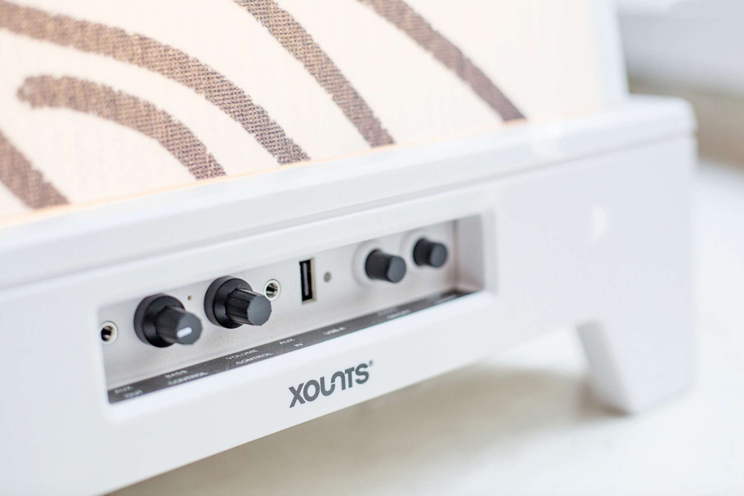 XOUNTS XOUNTS Soundsystem Surround-Lautsprecher (Bluetooth 4.0, 360° Raumklang-Erlebnis, austauschbares Cover)