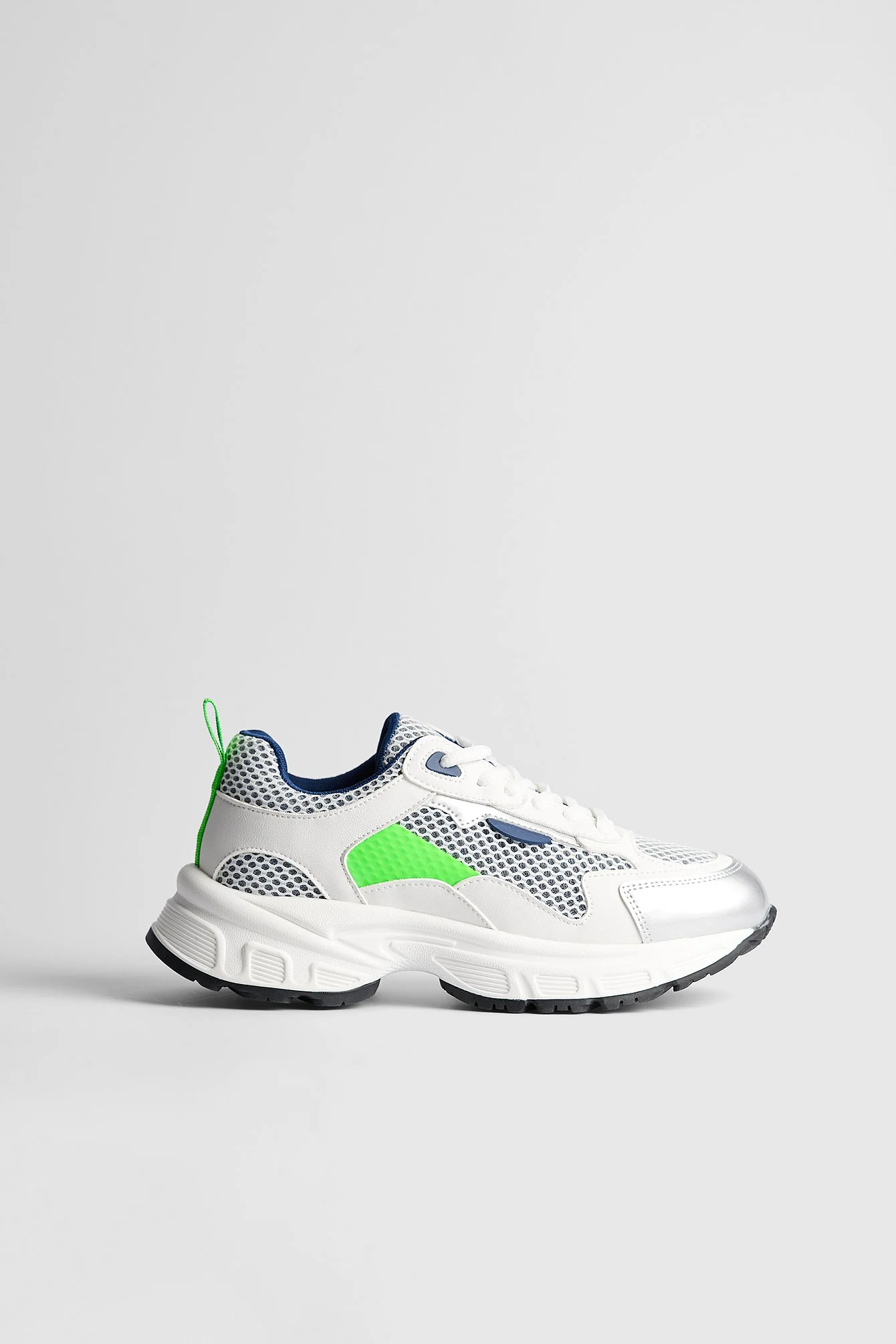 Sportliche knallfarben Netzturnschuhe