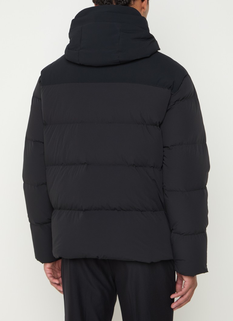 Jaqueta puffer Boggi Milano B-tech com enchimento de plumas e capuz.