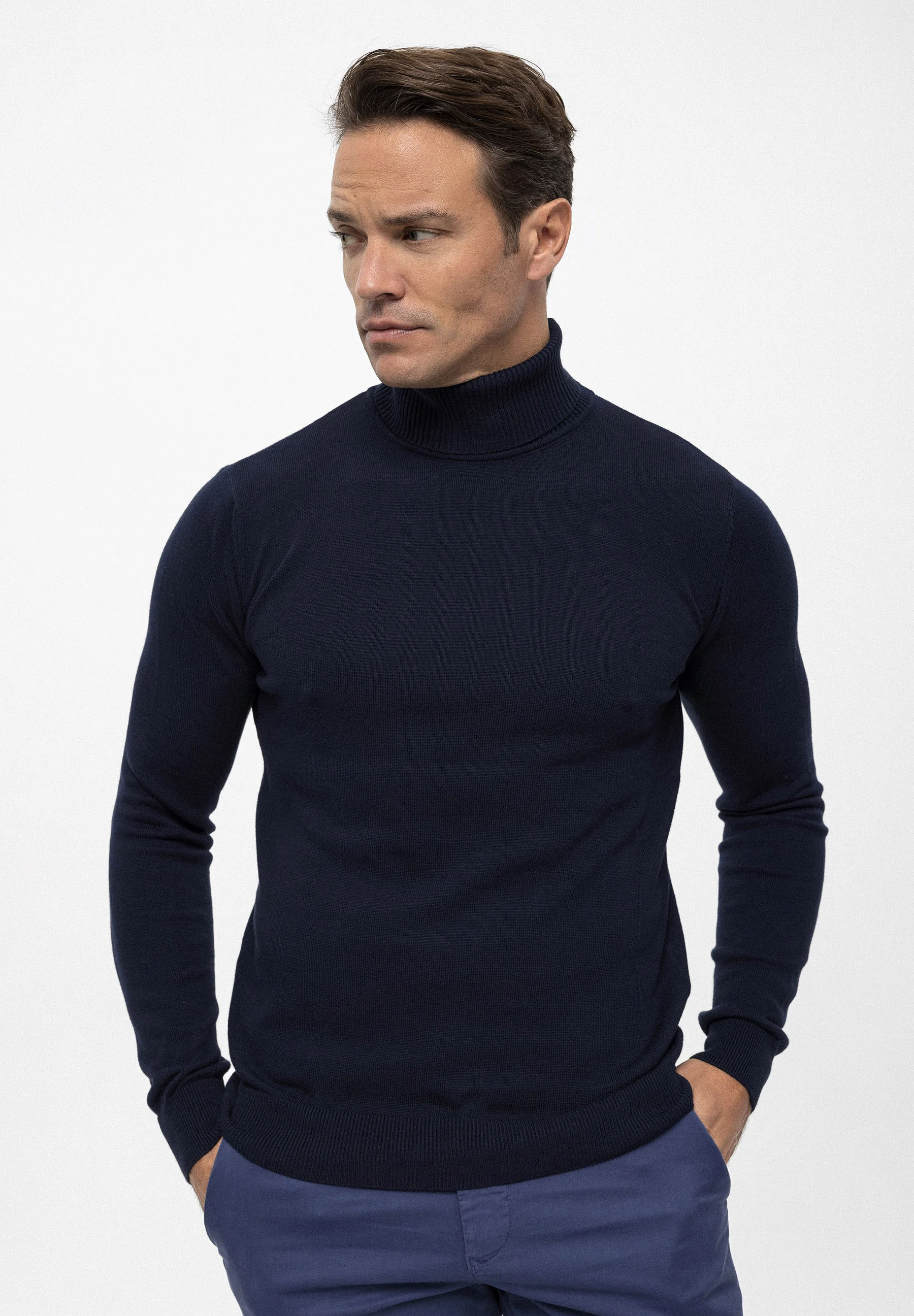 Felix Hardy Suéter básico de cuello alto
