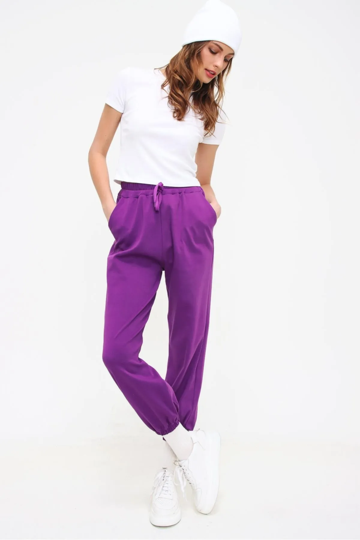 Trend Alaçatı Stili  Pflaumenfarbene Jogginghose für Damen mit elastischem Bund und Knöcheln HK00009