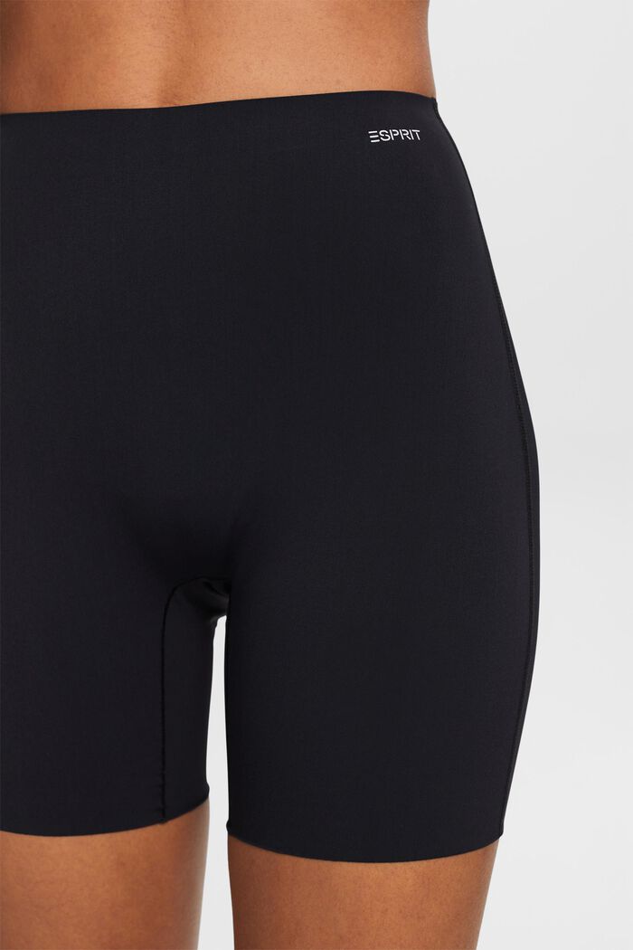 Recycelt: Shorts mit dezentem Shaping-Effekt