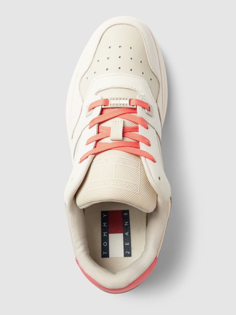 Sneaker mit Schnürverschluss in beige