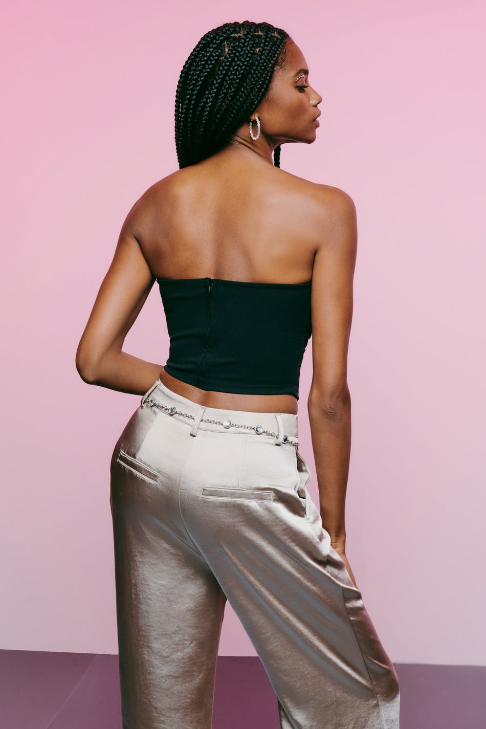 Low cut wire top
