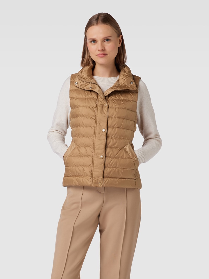 Steppweste mit Label-Detail in camel