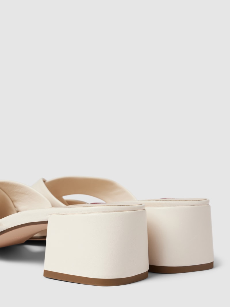 Sandaletten aus Leder mit breiten Riemen Modell 'Mule' in offwhite