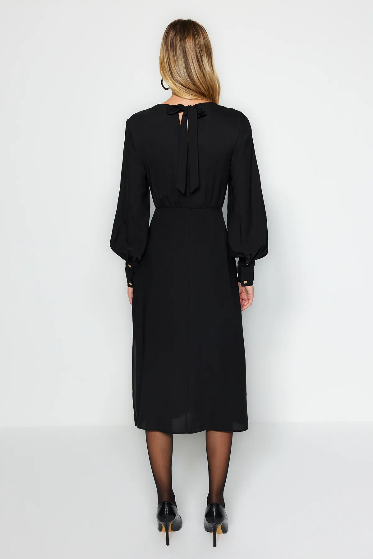 Trendyol Collection  Schwarzes gewebtes Midikleid mit Schlitz TWOAW24EL00851