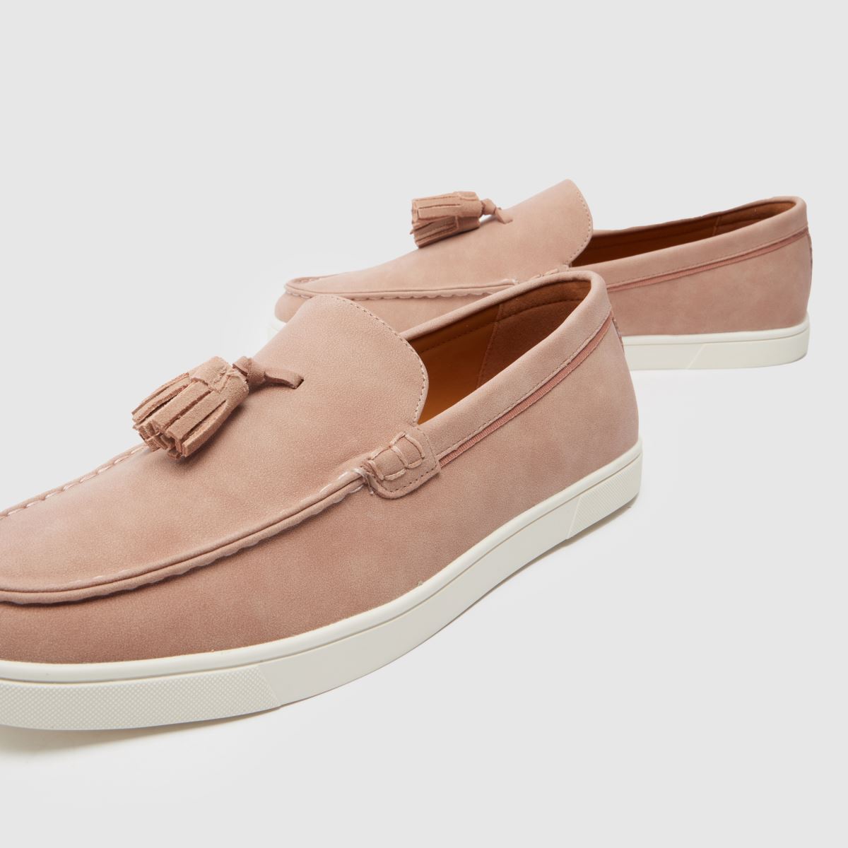 Mokasini schuh wyatt z resicami v bledo roza barvi