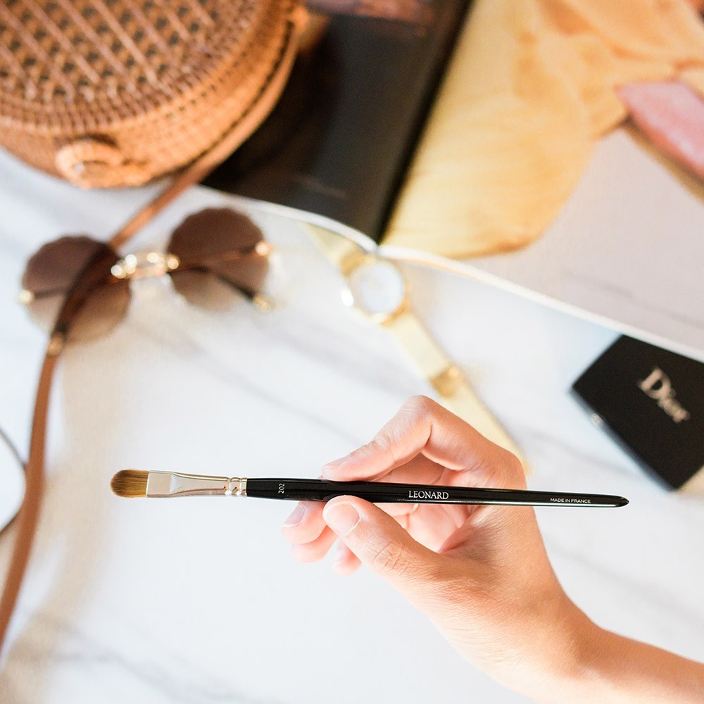 Leonard brushes Plochý štětec na oční víčka