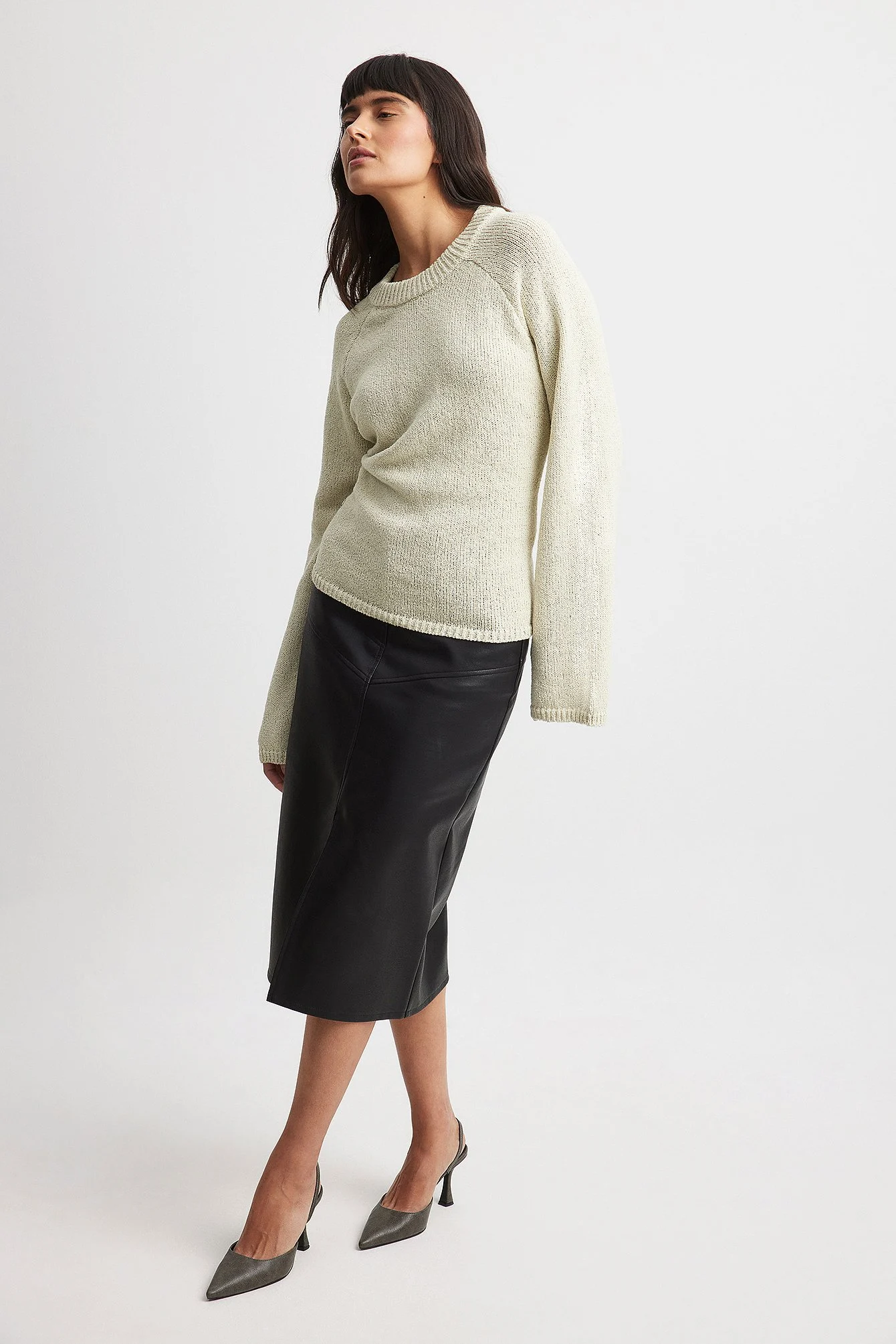 Strickpullover mit offenem Rücken und Schnürung