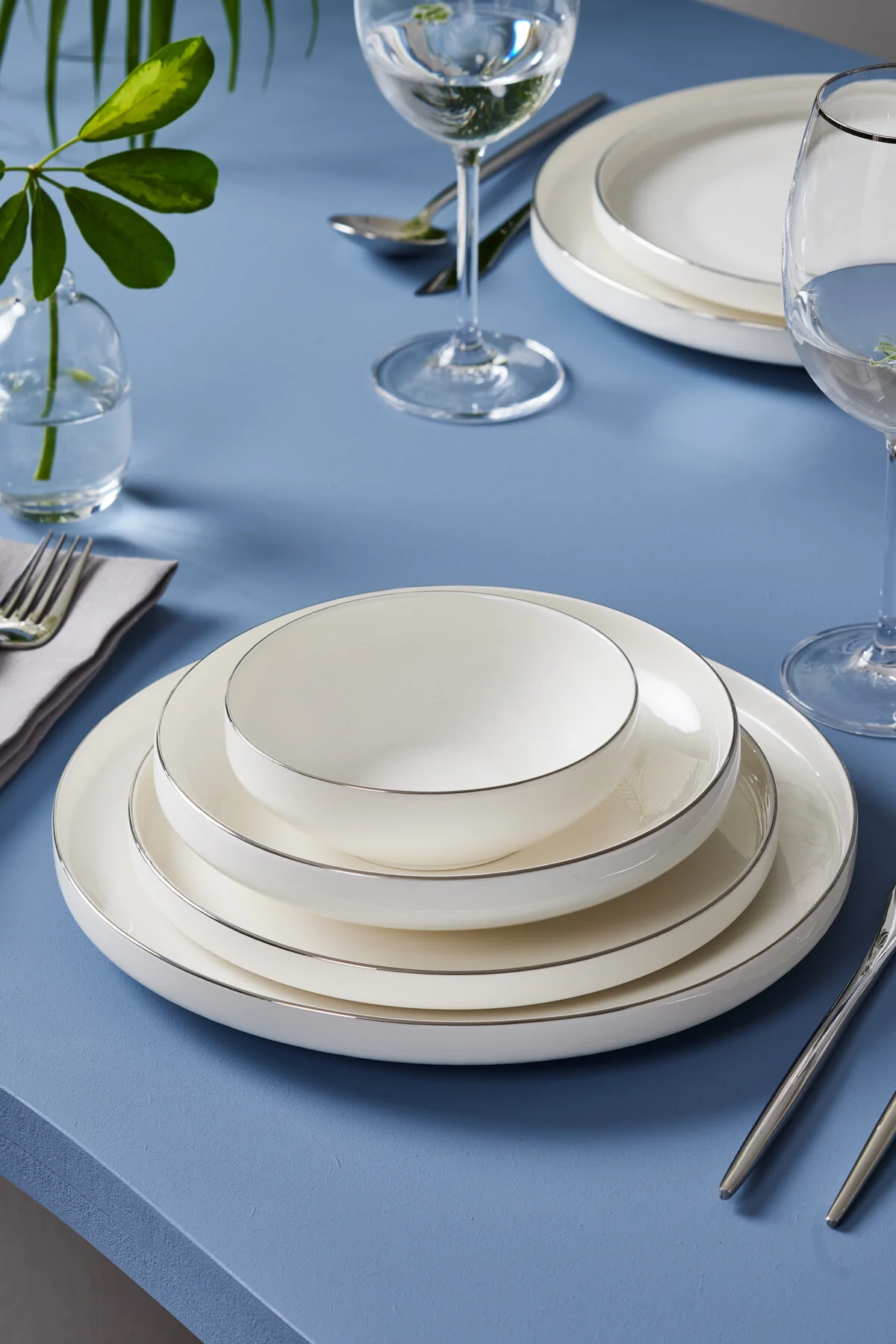 Karaca  Streamline New Saturn New Bone 24-teiliges Esstisch-Set für 6 Personen, Platin