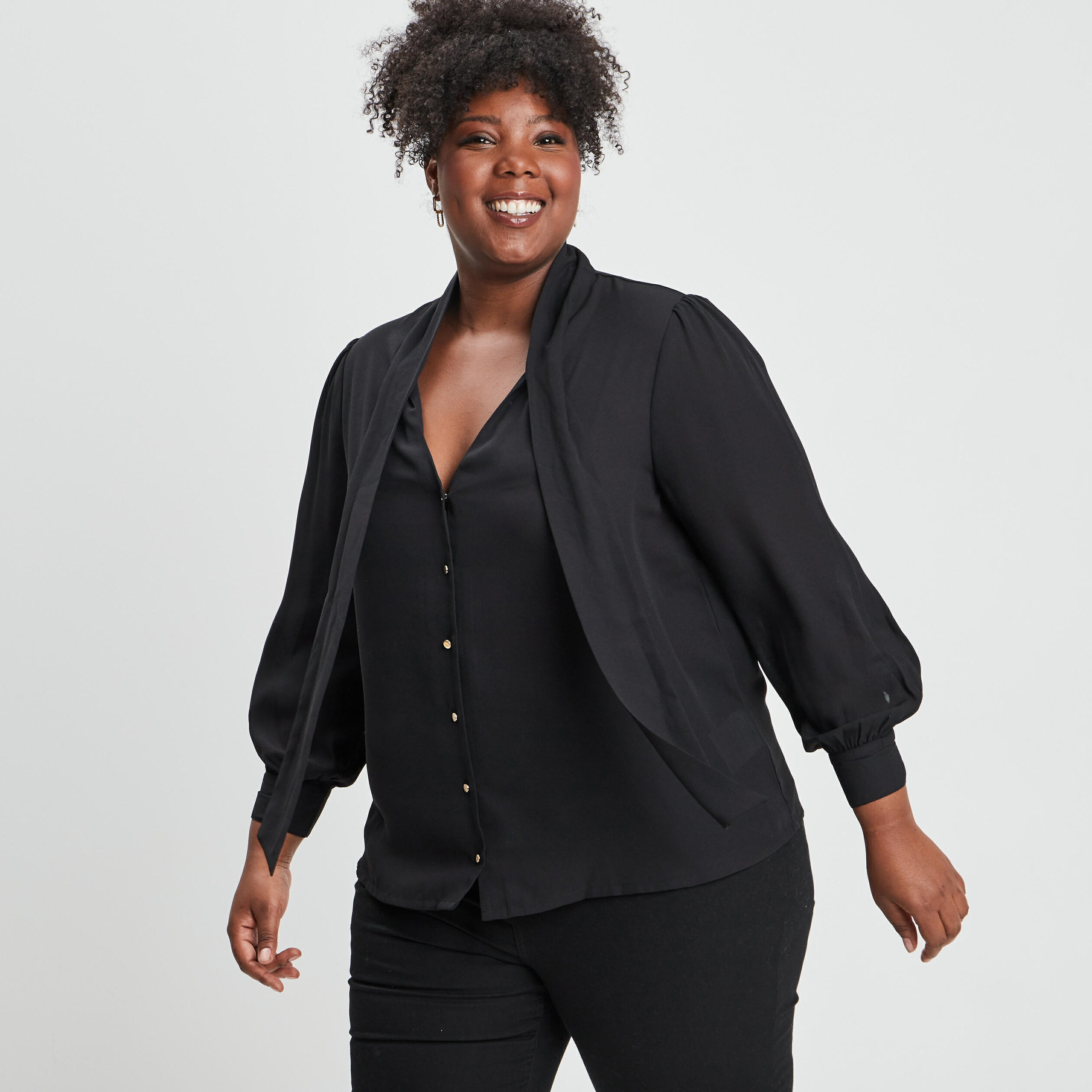 Chemise à col lavalière manches longues noir femme grande taille | La Halle