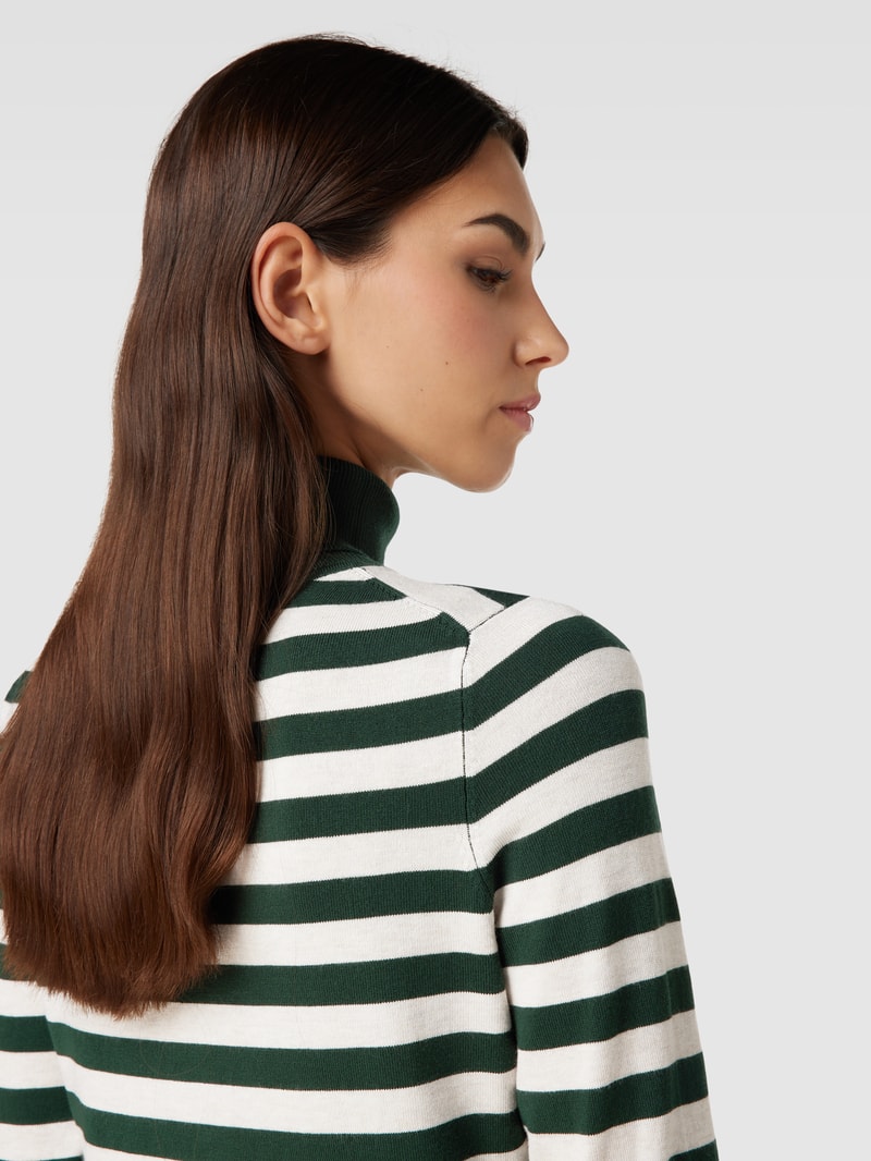 Longsleeve mit Rollkragen in bottle
