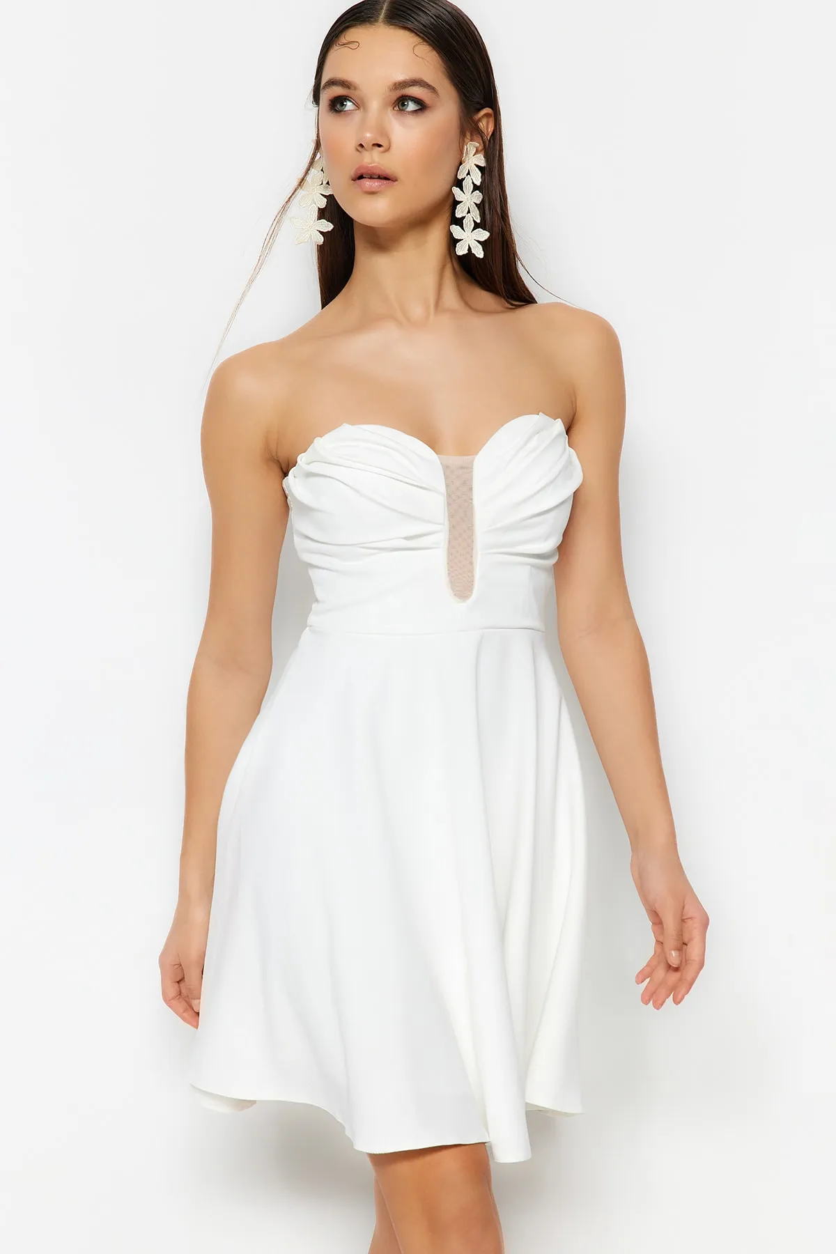 Trendyol Collection  Ecru-Taille geöffnet / Skater-gefüttert, gewebt, bedruckt, Hochzeit / Elegantes Hochzeits-Abendkleid TPRSS23EL00245