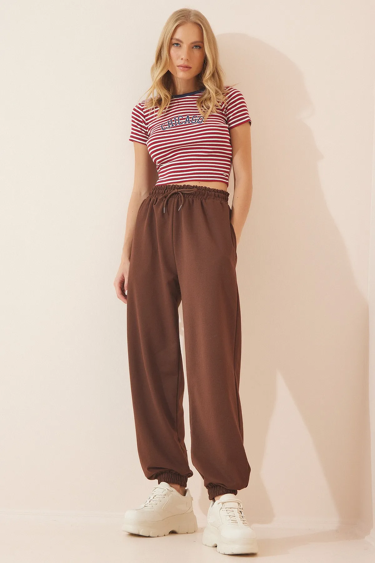 Happiness İstanbul  Braune lockere Jogginghose für Damen AP00164
