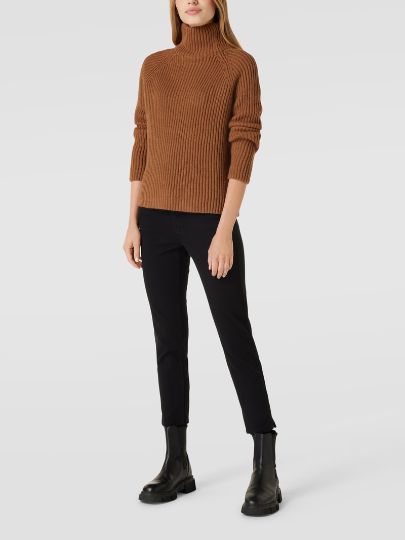 Jeans mit Label-Patch Modell 'PIPER' in schwarz