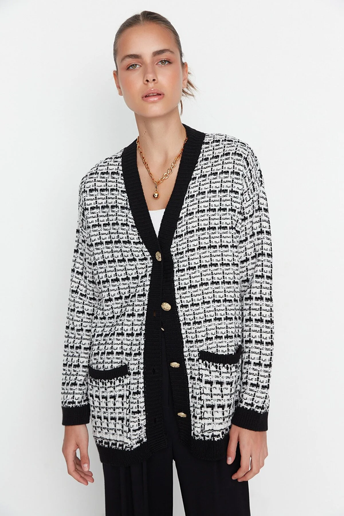 Trendyol Collection  Schwarzer, glitzernder Strickcardigan in Tweed-Optik mit weiter Passform TWOAW21HI0250