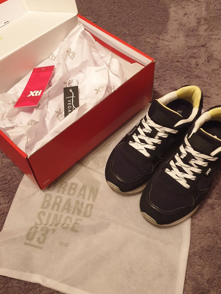 Xti Sneakers in Schwarz günstig kaufen 37