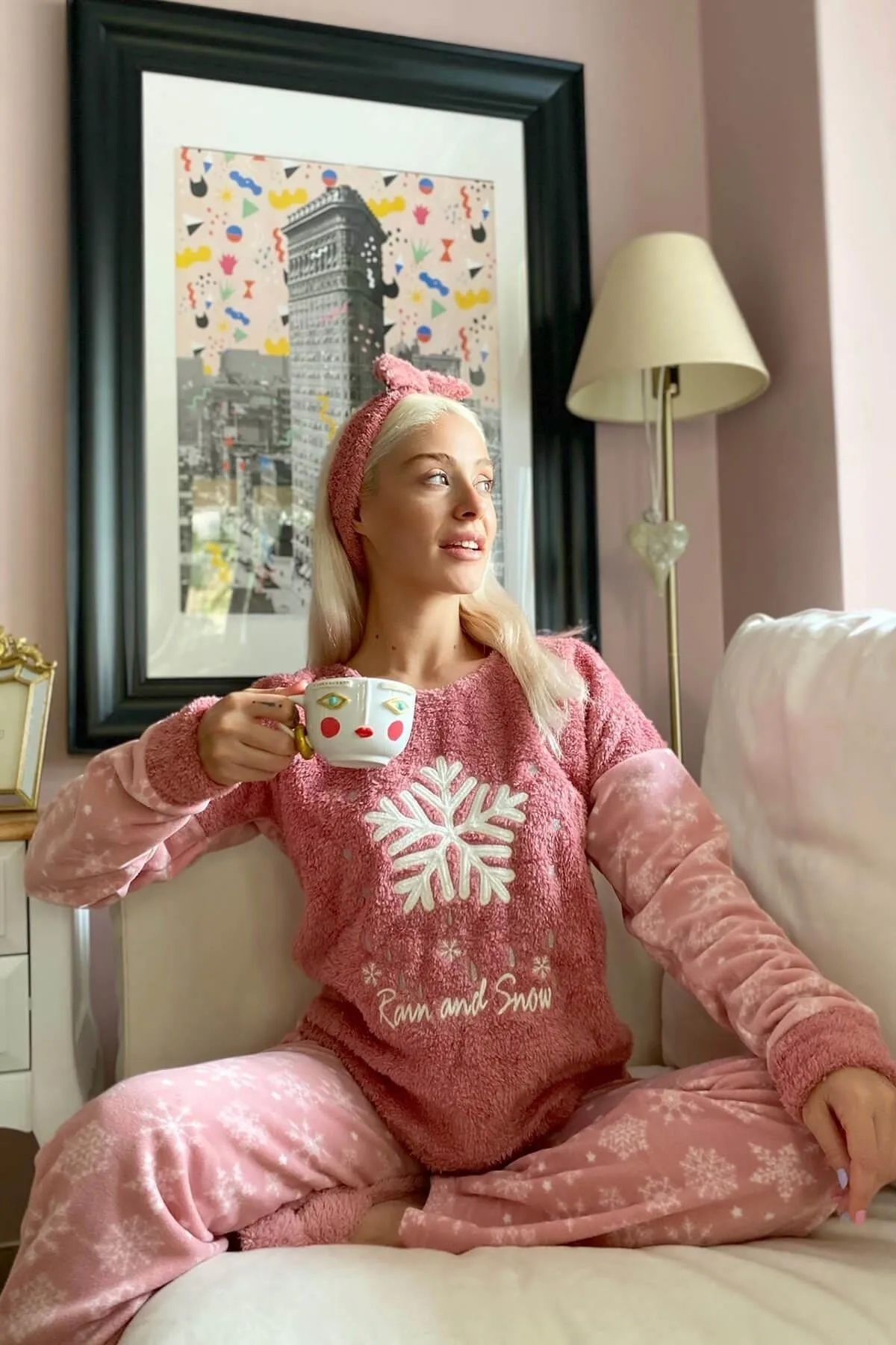 Pijamaevi  Damen-Pyjama-Set aus Plüsch mit Schneeflockenmuster