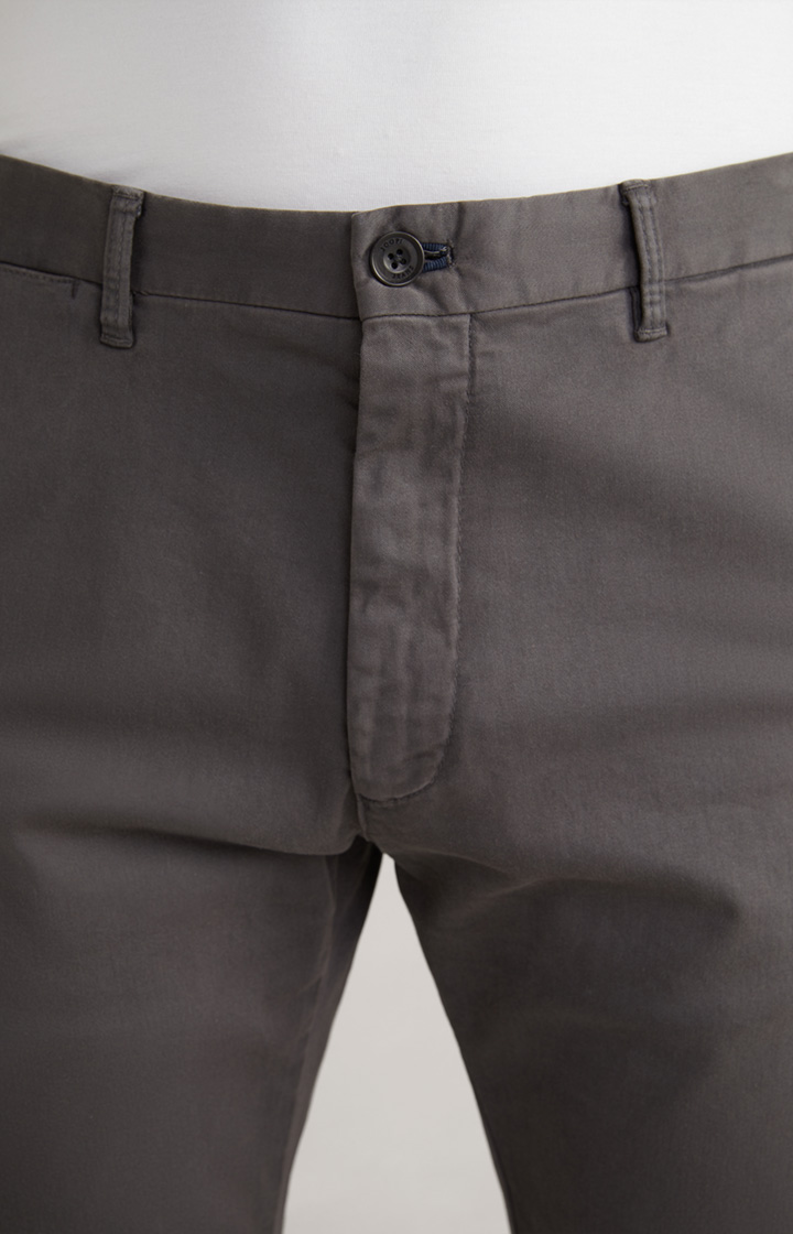 Chino Steen in Grau