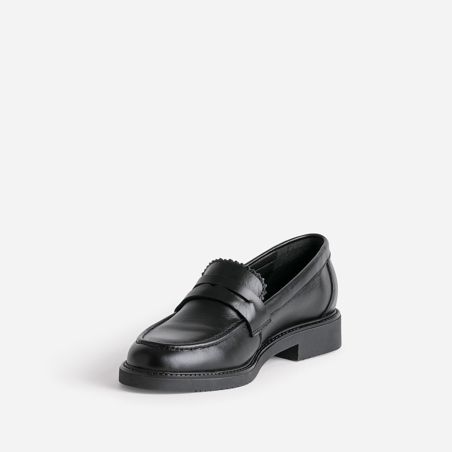 Mocassin noir éco-conçu en cuir bord cranté