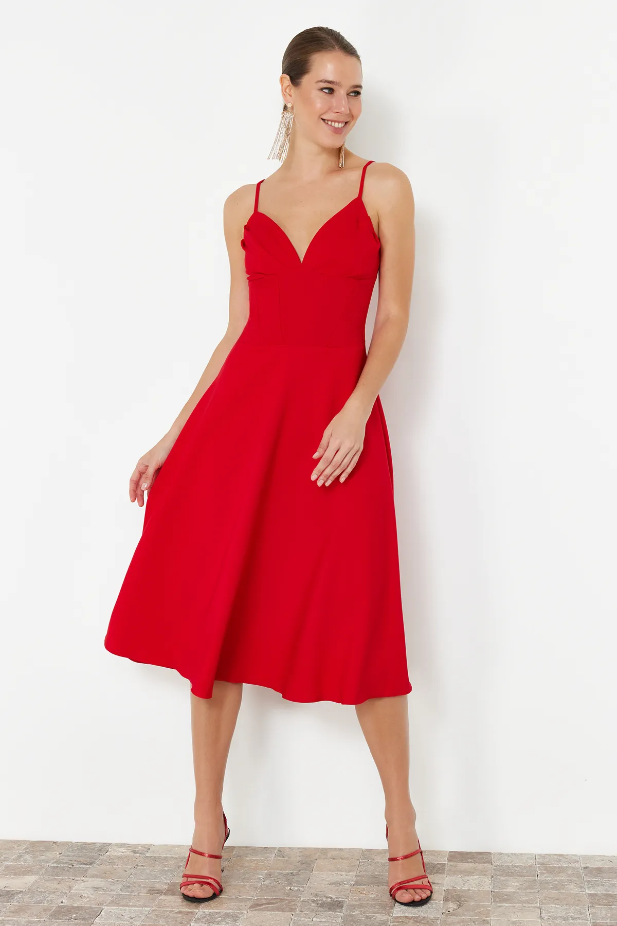 Trendyol Collection  Rotes gewebtes Kleid mit Taillenöffnung/Skater-Muster TPRSS24EL00185