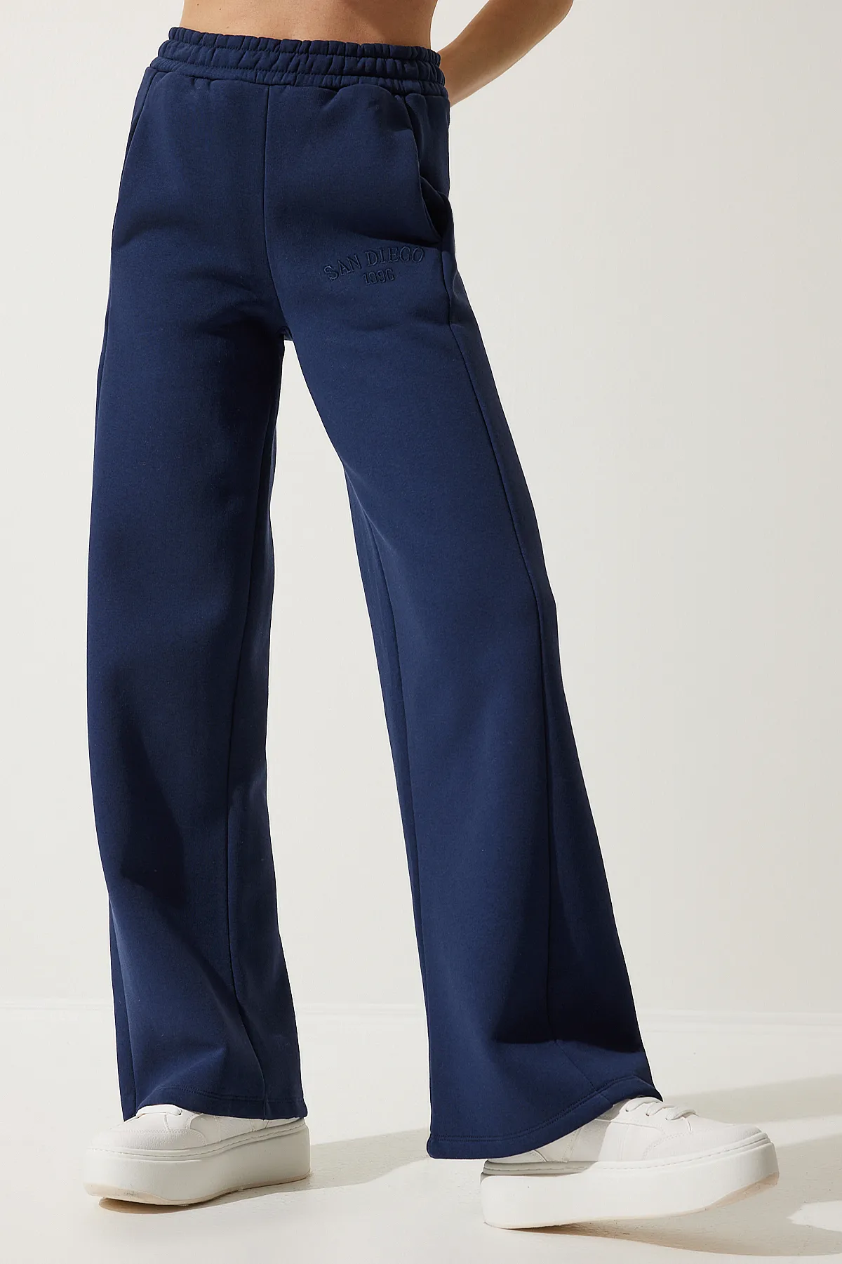 Happiness İstanbul  Damen-Jogginghose mit hohem Bund und geradem Bein in Marineblau, dick, HF00445
