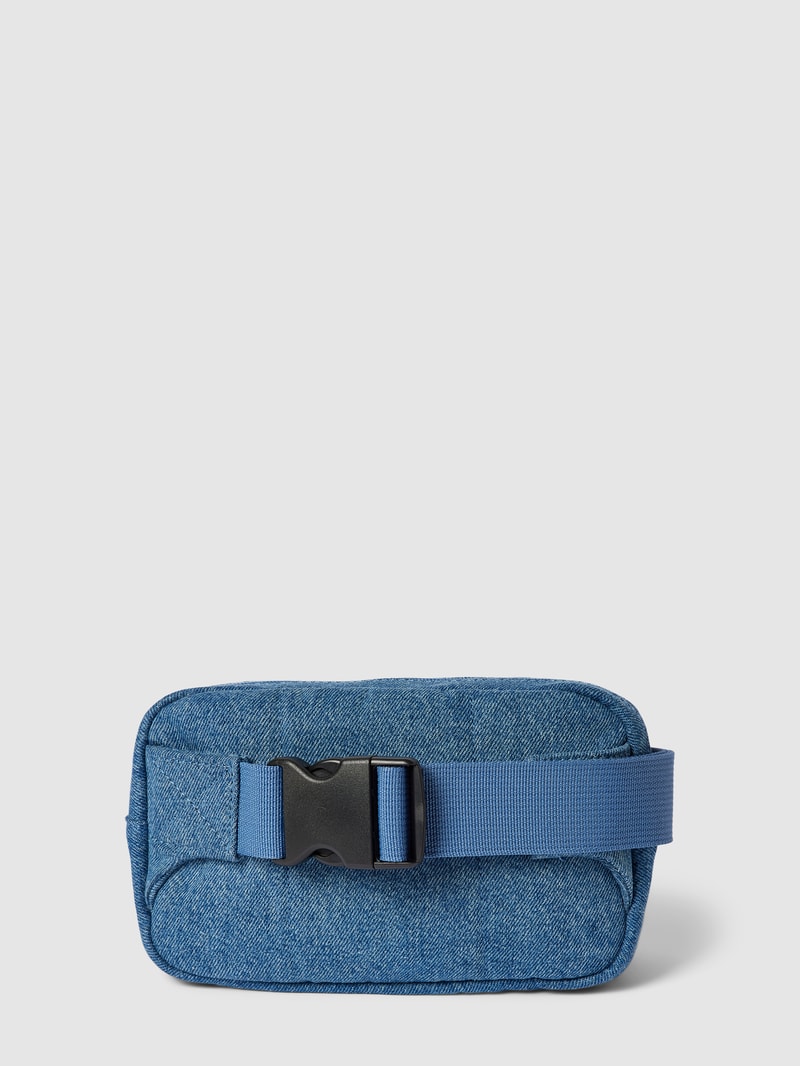 Bauchtasche mit Label-Stitching Modell 'STREET PACK' in hellblau