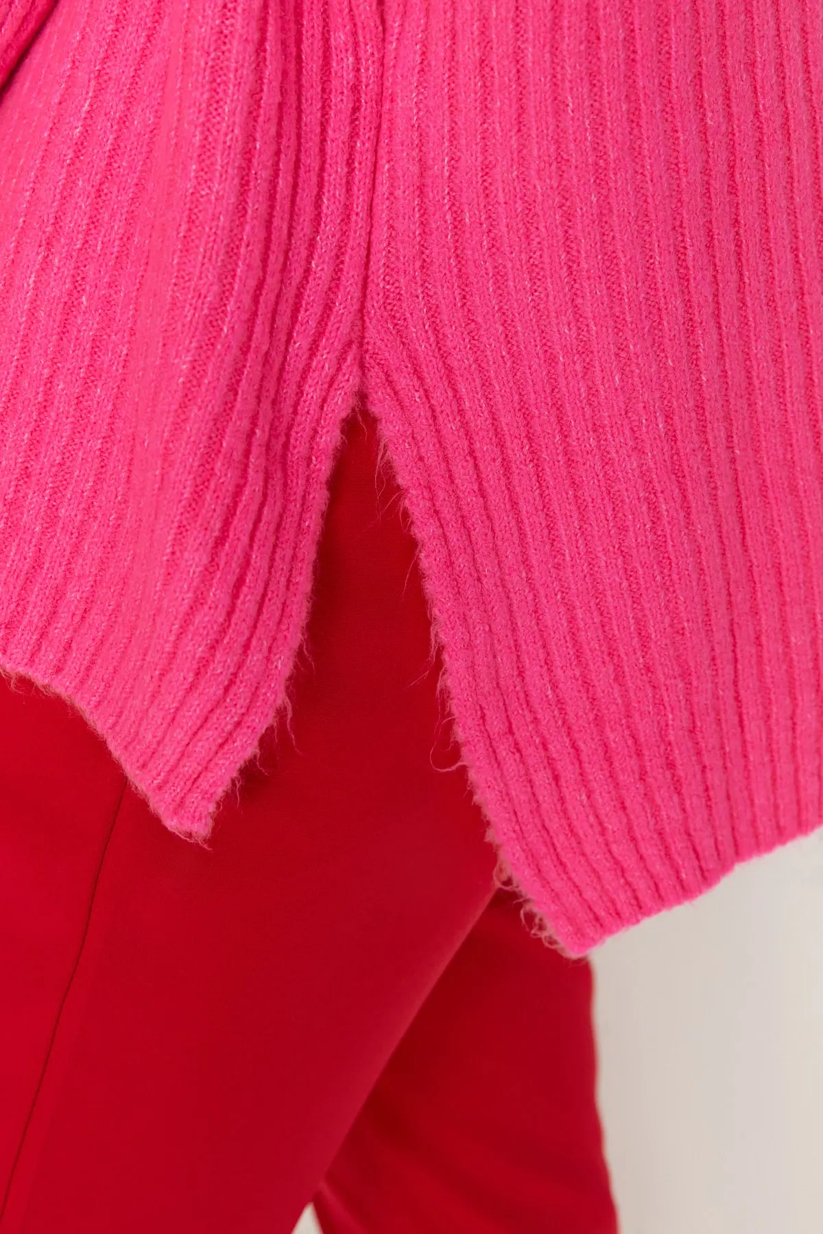Trendyol Collection  Fuchsiafarbener Rollkragenpullover mit weicher Struktur und weiter Passform TWOAW23KZ0054