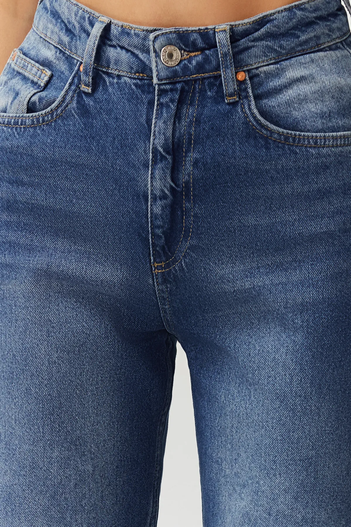 Trendyol Collection  Blaue Jeans mit hoher Taille und weitem Bein TWOAW24JE00073