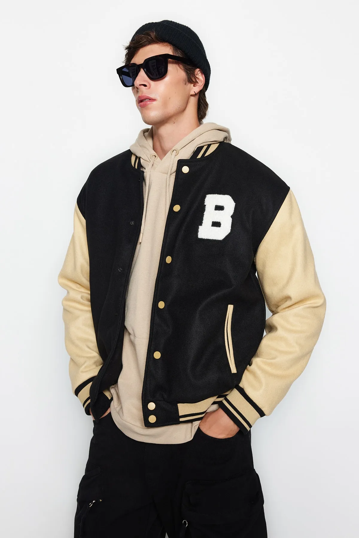 Trendyol Collection  Schwarzer Unisex-College-Mantel mit Bomberkragen und normaler Passform TMNAW24MO00017